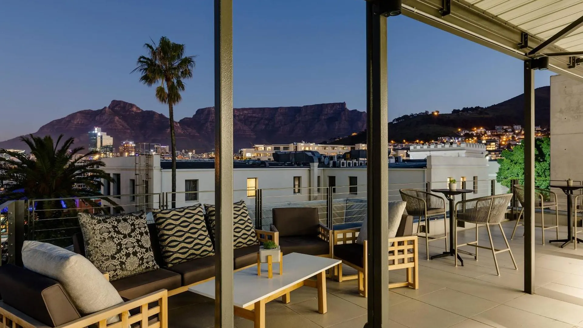 Protea Hotel By Marriott Cape Town Waterfront Breakwater Lodge