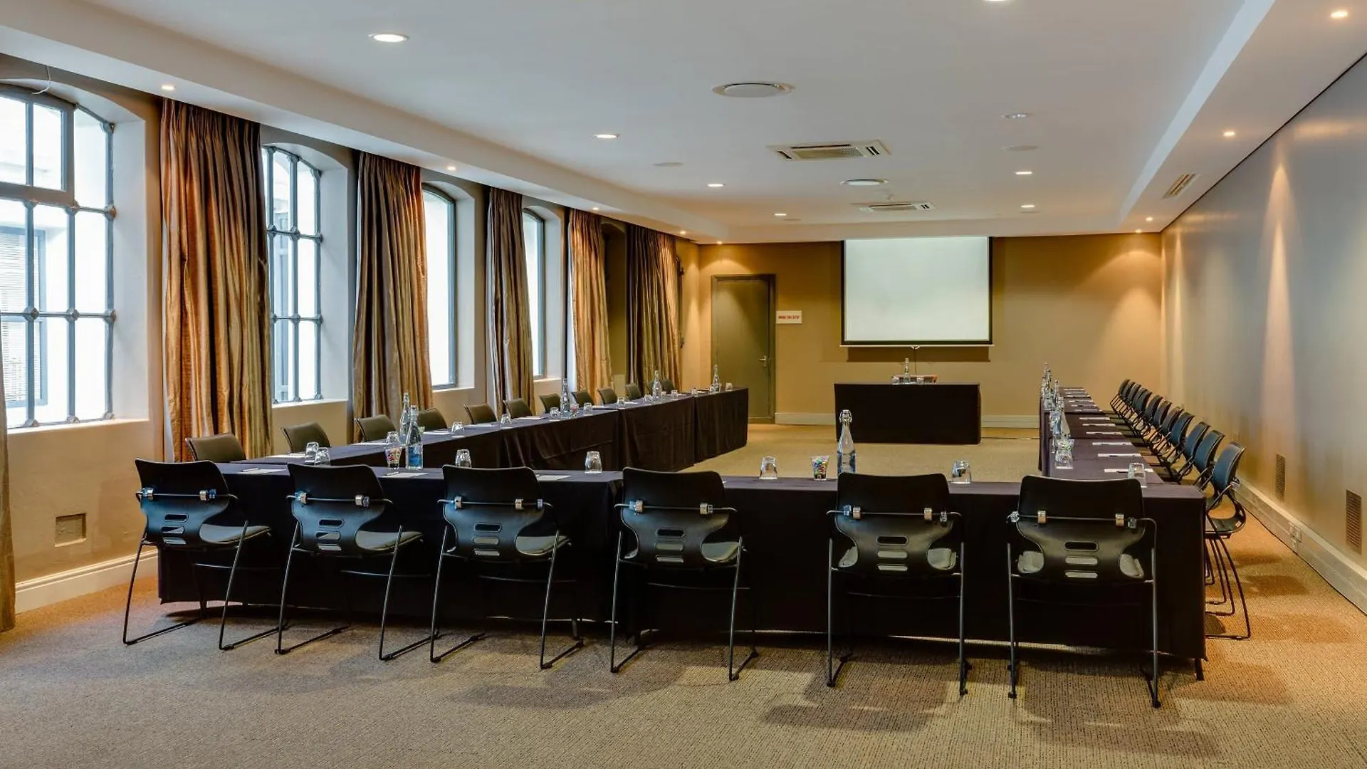 Protea Hotel By Marriott Cape Town Waterfront Breakwater Lodge Sudafrica