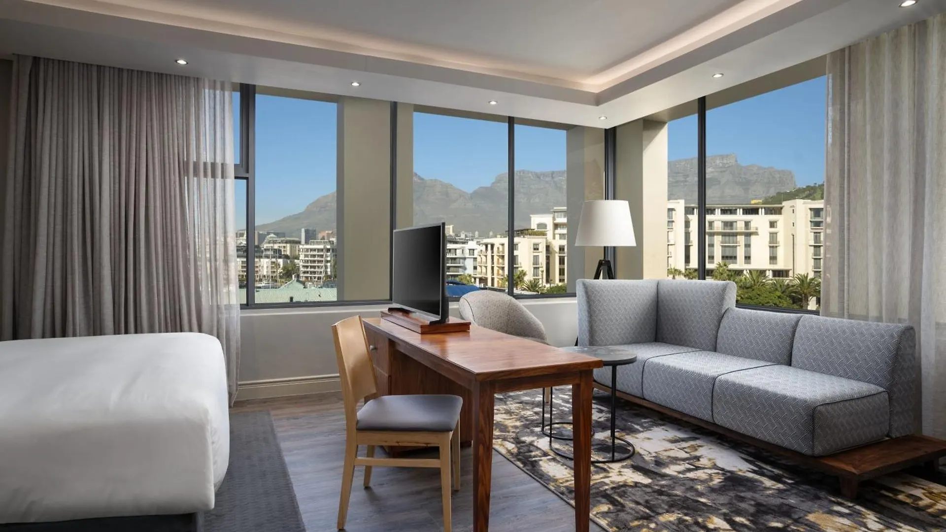 Protea Hotel By Marriott Cape Town Waterfront Breakwater Lodge