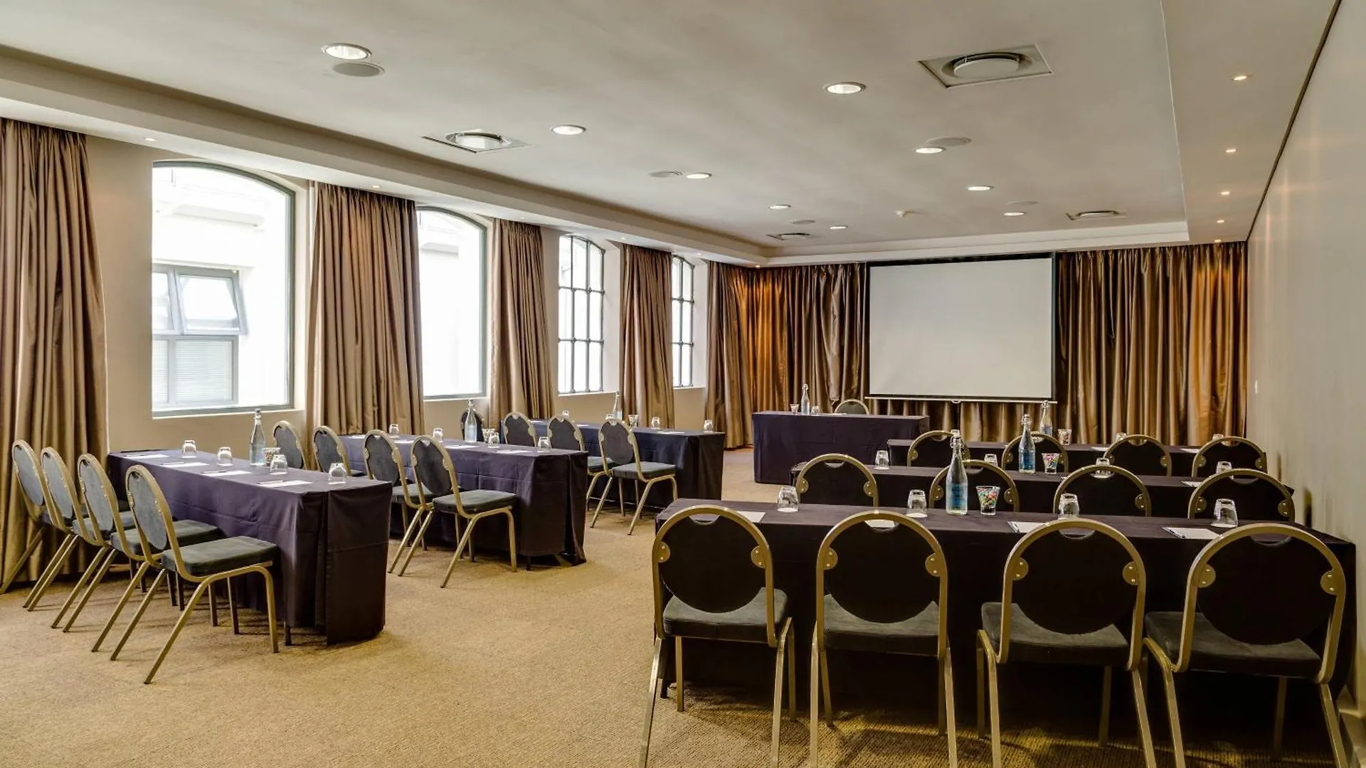 Protea Hotel By Marriott Cape Town Waterfront Breakwater Lodge