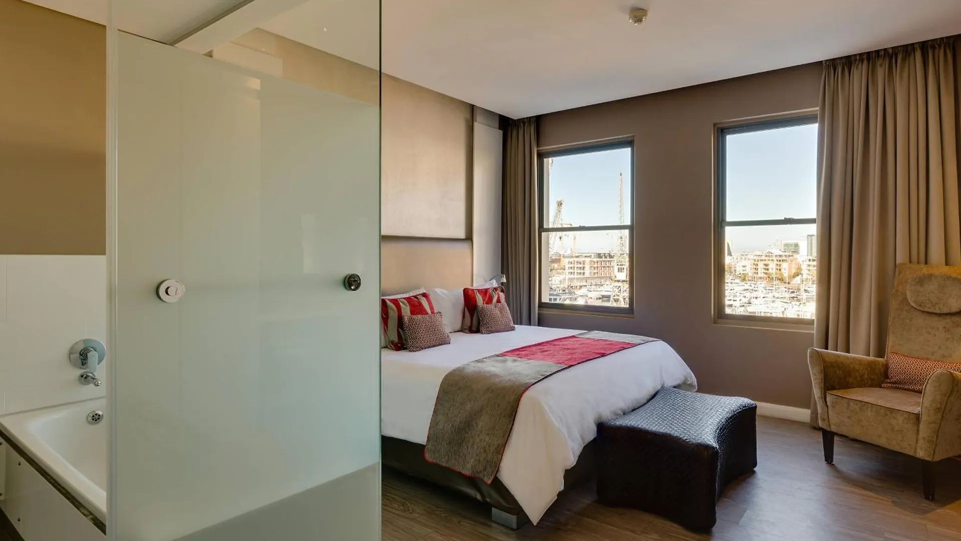 Protea Hotel By Marriott Cape Town Waterfront Breakwater Lodge