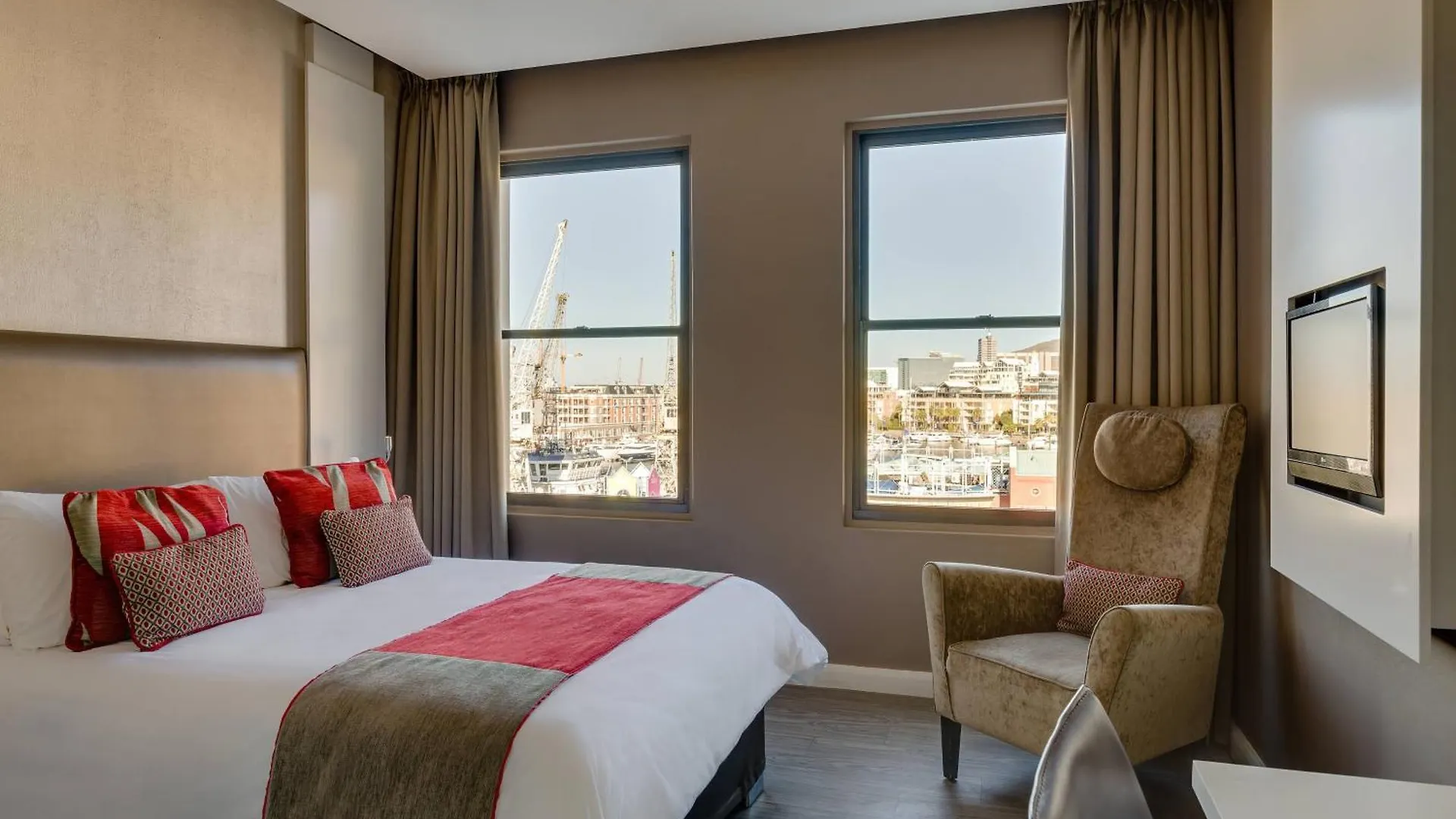 Protea Hotel By Marriott Cape Town Waterfront Breakwater Lodge