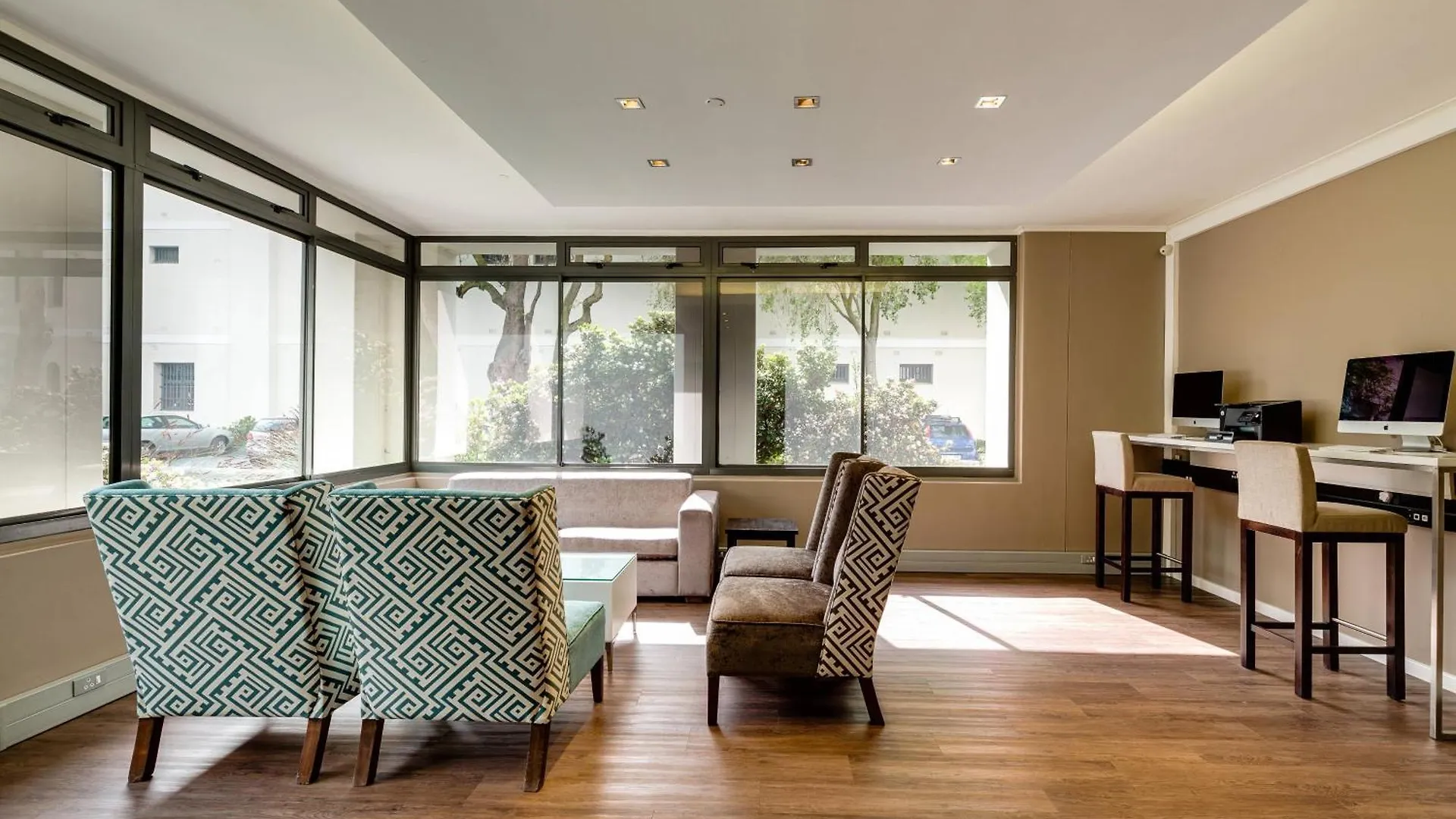 Protea Hotel By Marriott Cape Town Waterfront Breakwater Lodge 3*,